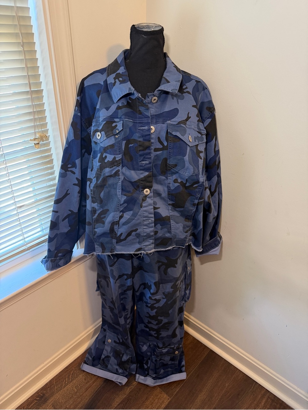 Ashley Stewart Womens Blue Camo 2 Piece Jacket & Cargo Pants Set Size 26/28